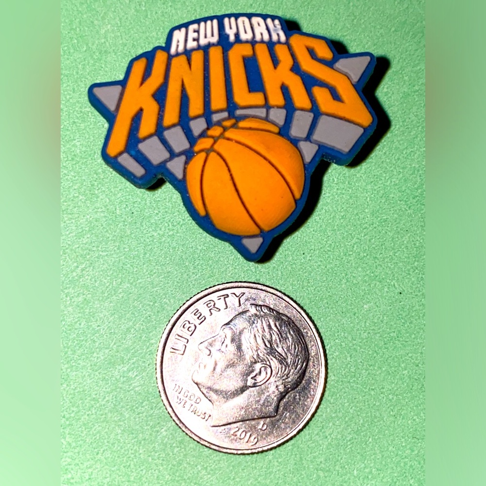 (10 for $15) N.Y New York Knicks 🏀 Crocs Shoe Charms